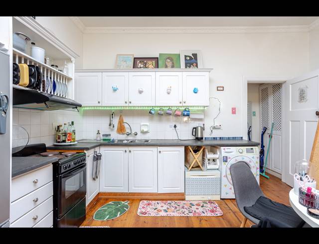 1 BEDROOM APARTMENT FOR SALE IN RONDEBOSCH